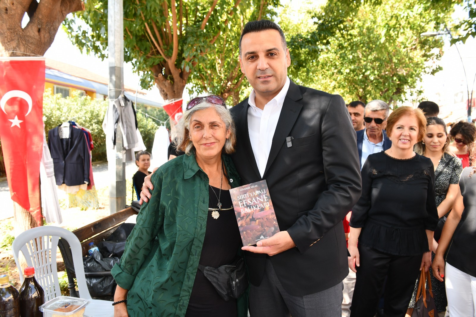 Kadınlar Şiddete Karşı Siyah Giydiler