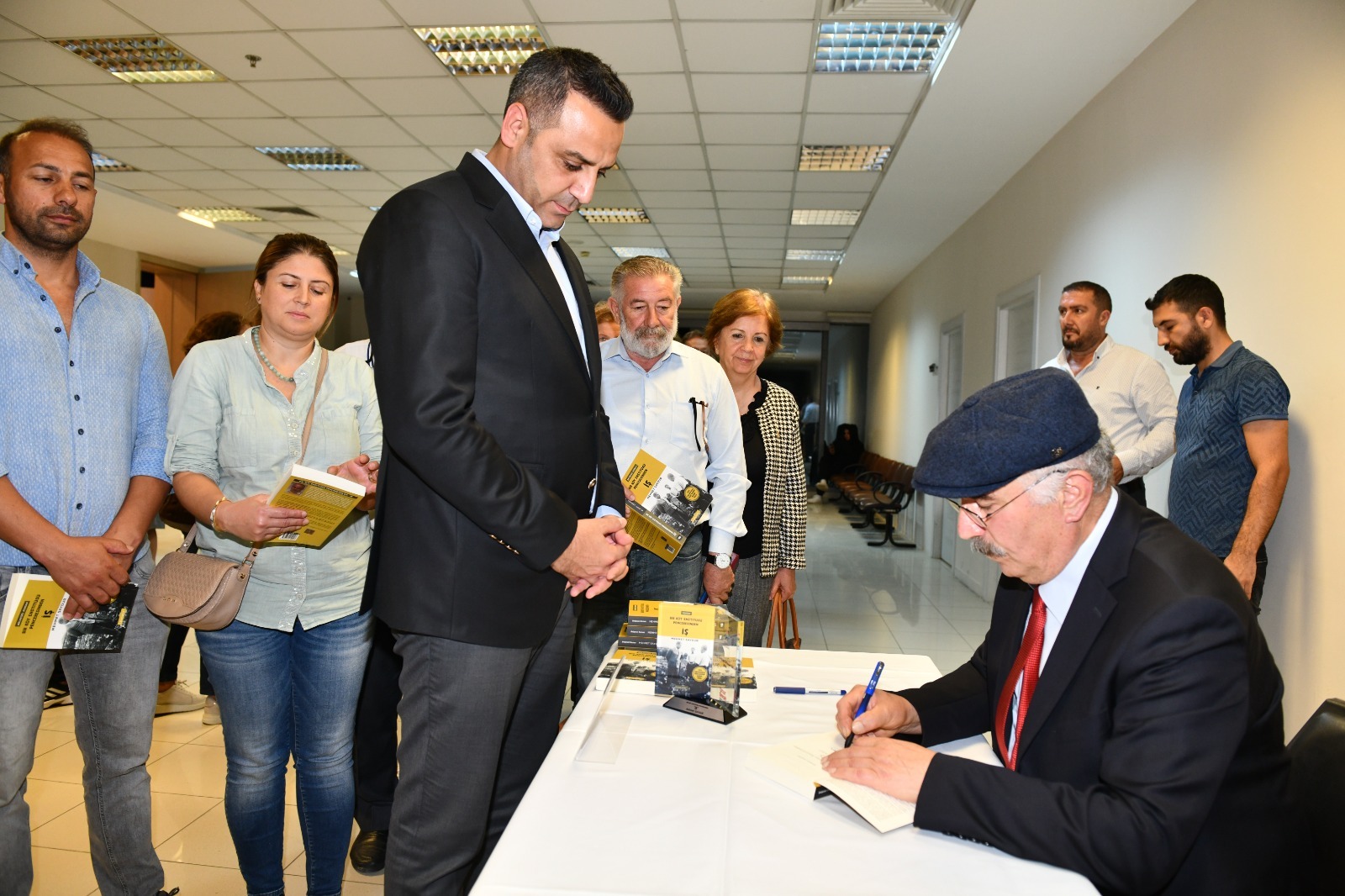 'Fakir Baykurt Roman Ödülü' Yazar Mehmet Saydur'a verildi