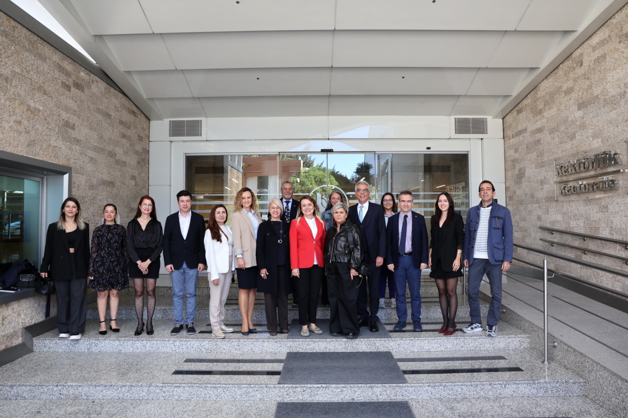 Konak’ta can dostları koruyan iş birliği