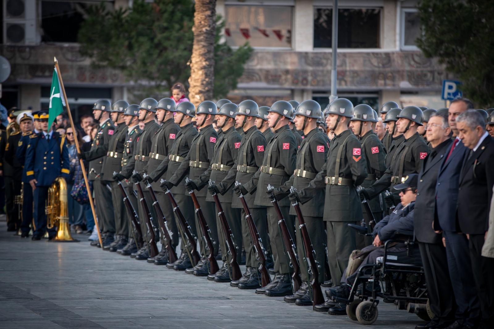 İzmir Ata'sını Saygıyla Andı:  86. Yılda Tek Yürek