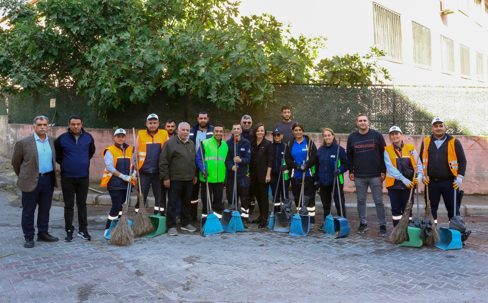 Karabağlar'da Temizlik Seferberliği Başladı
