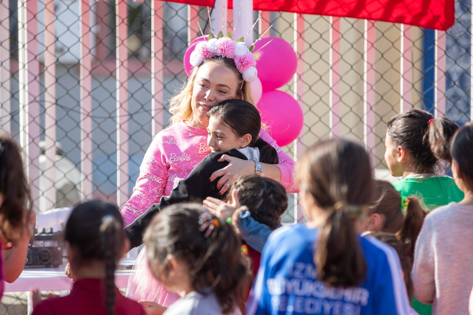 Büyükşehir Belediyesi’nden Basmane’de Çocuk Şenliği