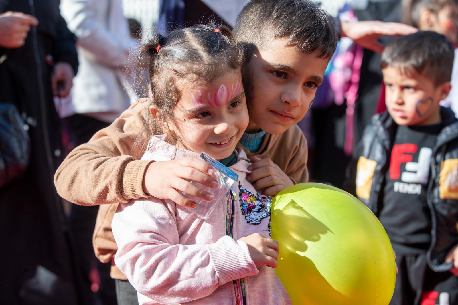 Büyükşehir Belediyesi’nden Basmane’de Çocuk Şenliği