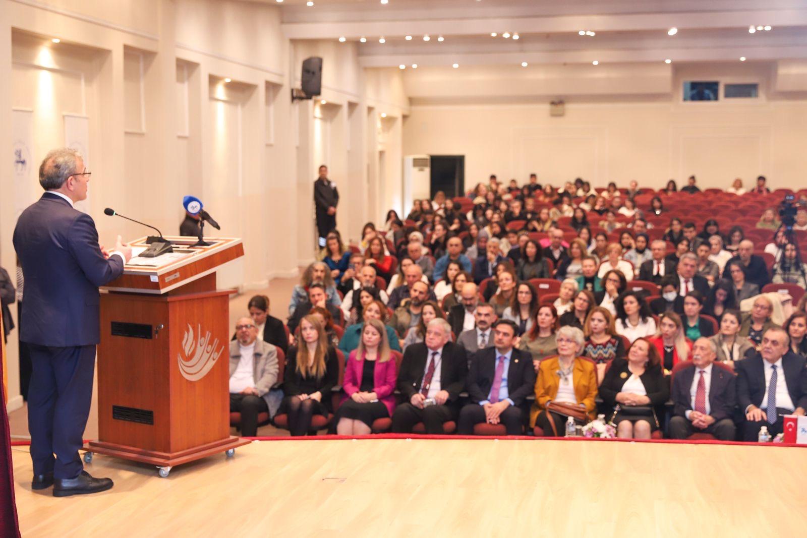 DEÜ’DEN ÖĞRETMENLER GÜNÜ'NE ÖZEL KUTLAMA PROGRAMI