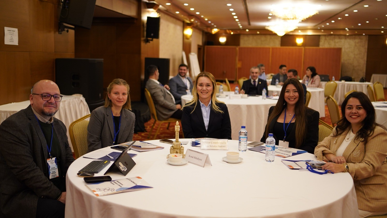 Konak’a NDI onuru: 7 belediye arasında yer aldı