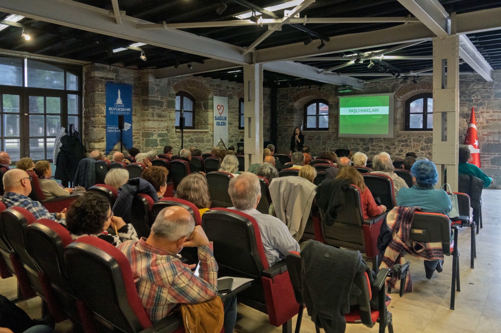 3. Yaş Üniversitesi’nde ilk ders heyecanı
