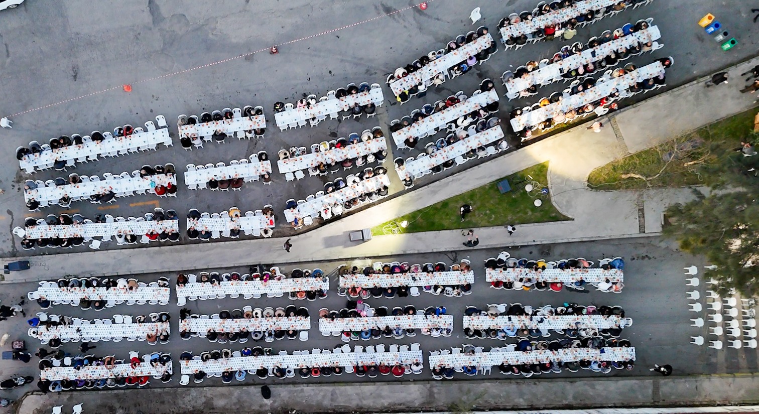 Karabağlar’da Ramazan Sofraları Dayanışmayı Büyütüyor