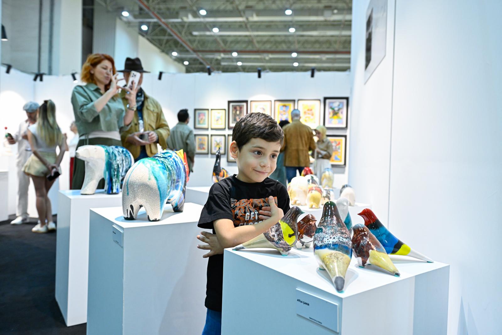 İzmir'de Sanat ve Antika Fuarına Yoğun İlgi