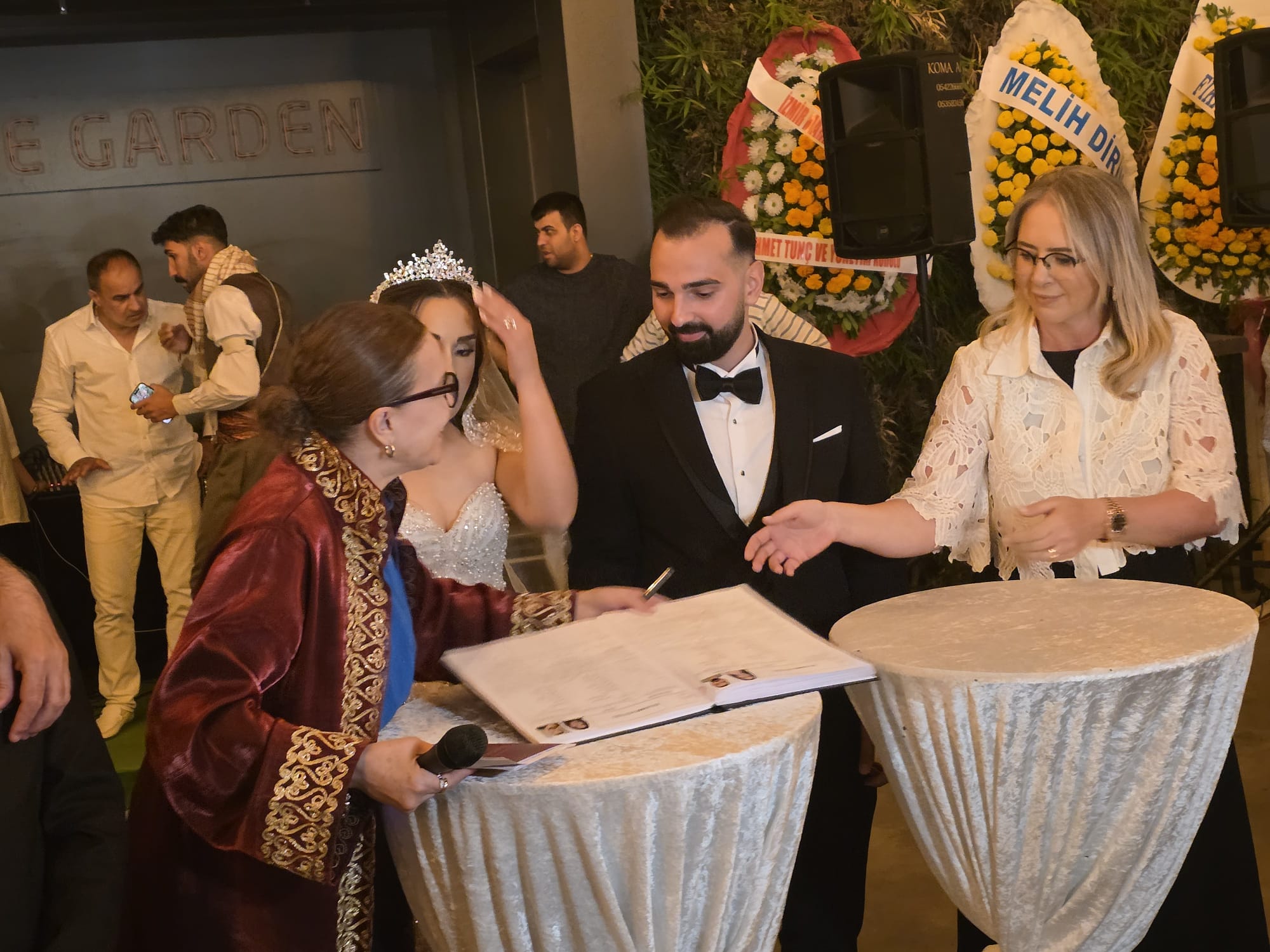 Alptekin ve Dündar Ailelerinin mutlu günü: Gülten ve Furkan Dünyaevine Girdi