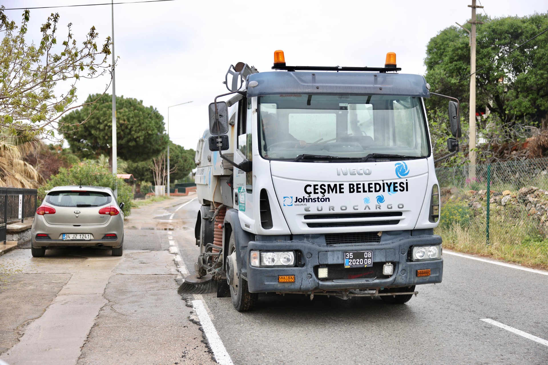 Çeşme’de yaz temizliği ve ilaçlama seferberliği: 24 saat kesintisiz hizmet