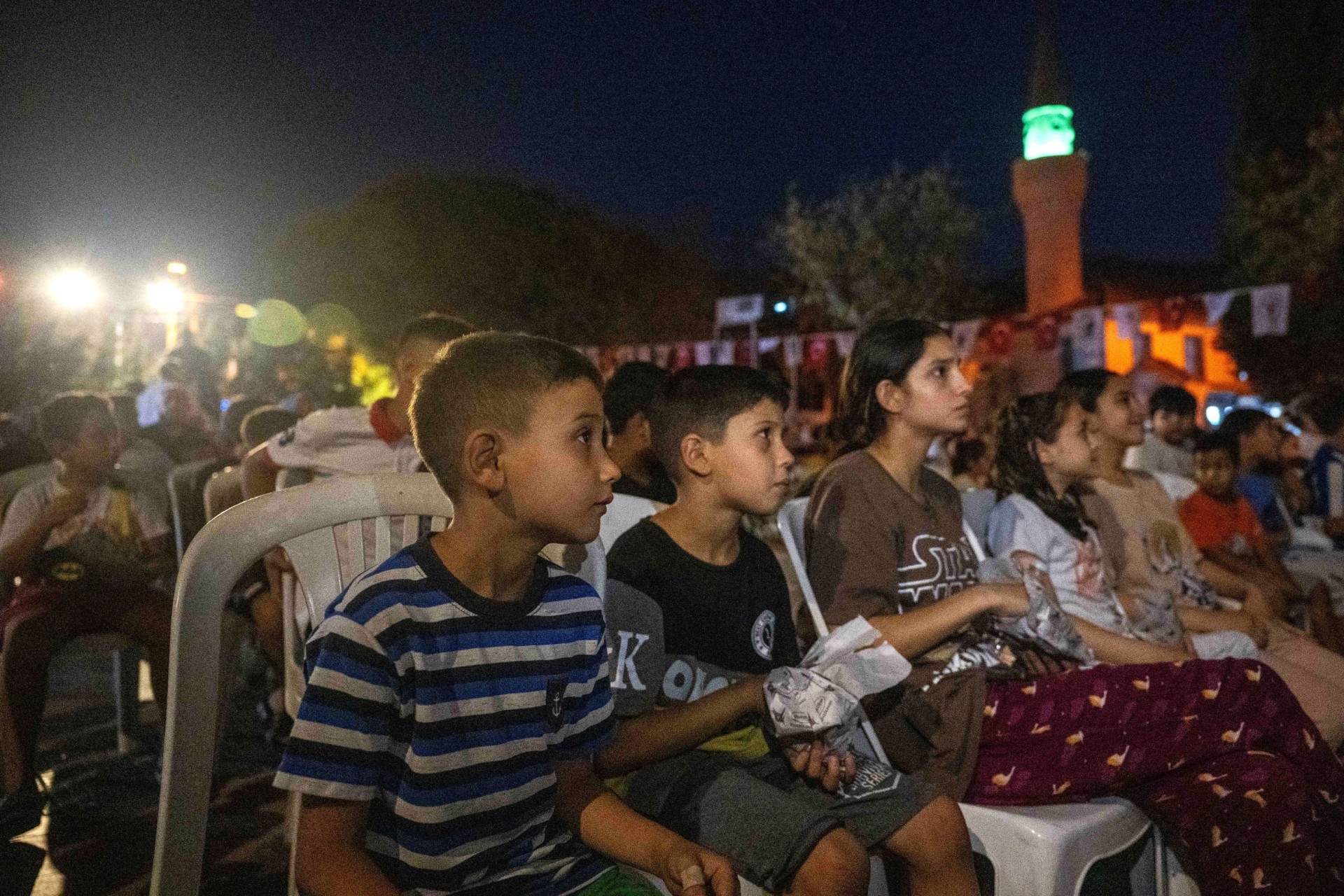 Binlerce Bornovalı açık hava sinemasında bir araya geldi