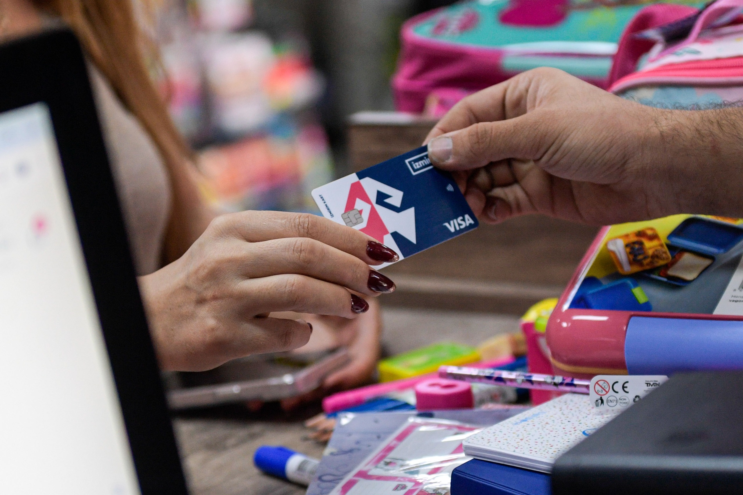 Kırtasiye desteği, hem velilere hem esnafa nefes aldırdı