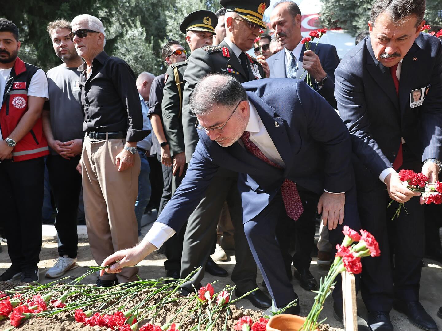 İzmir'deki polis merkezinde şehit olan polisler son yolculuğa uğurlandı