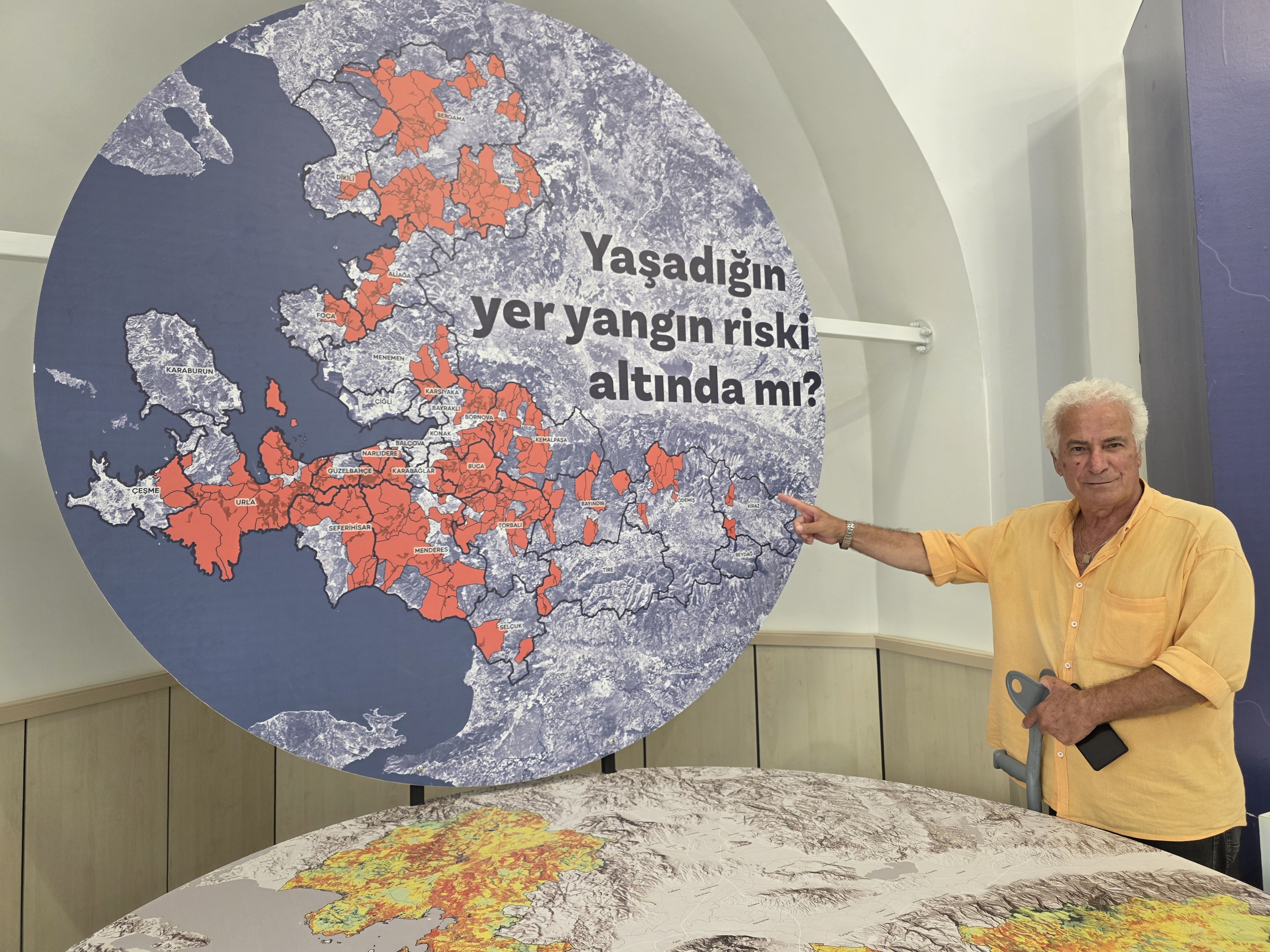 İZPA Bilime, Cemil Tugay Kentlilere Güveniyor: 'Sadece Eleştirmeyin, Katılın!'