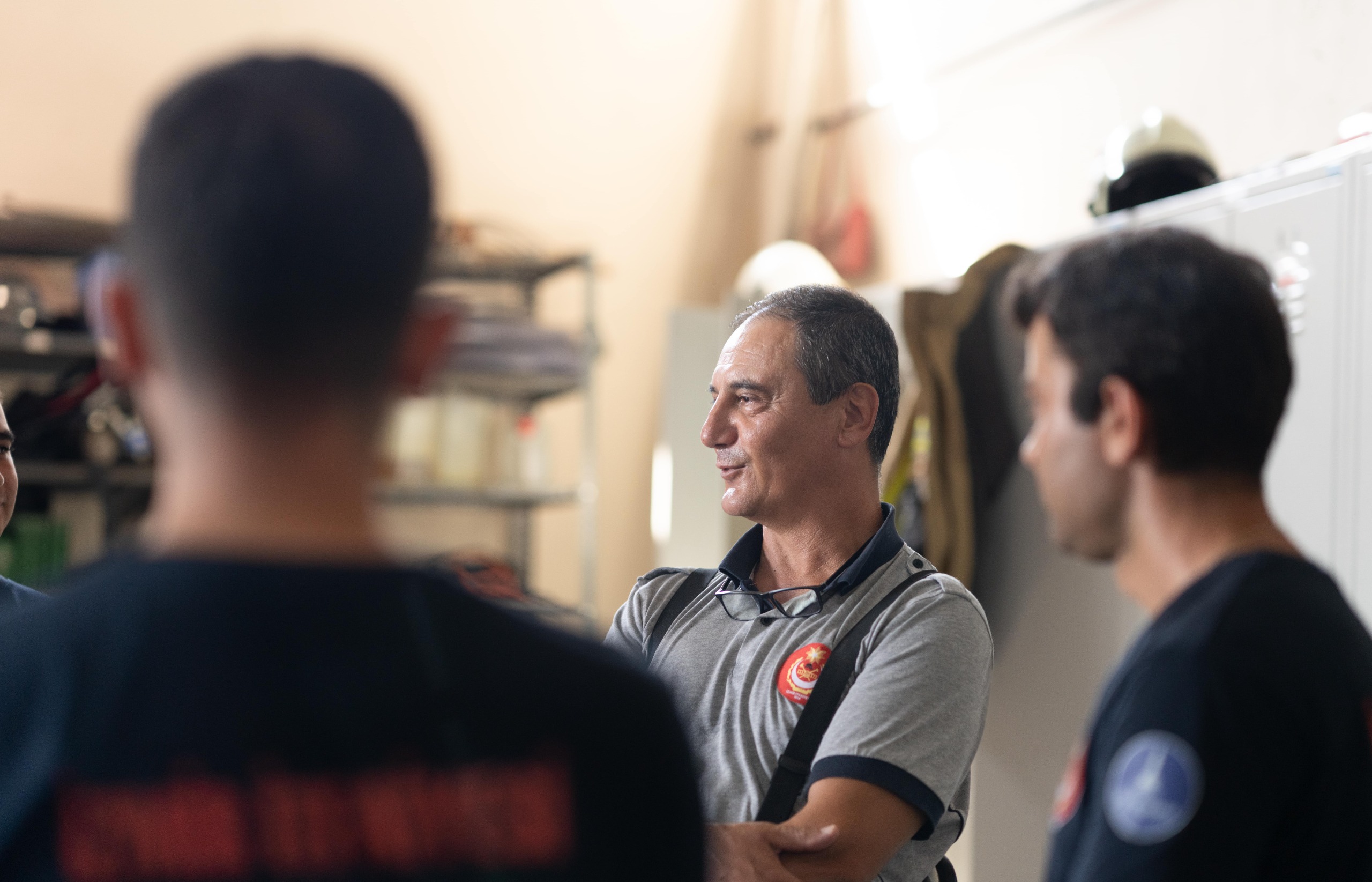 Engelli itfaiyeci çok sevdiği mesleğinden hiç kopmadı