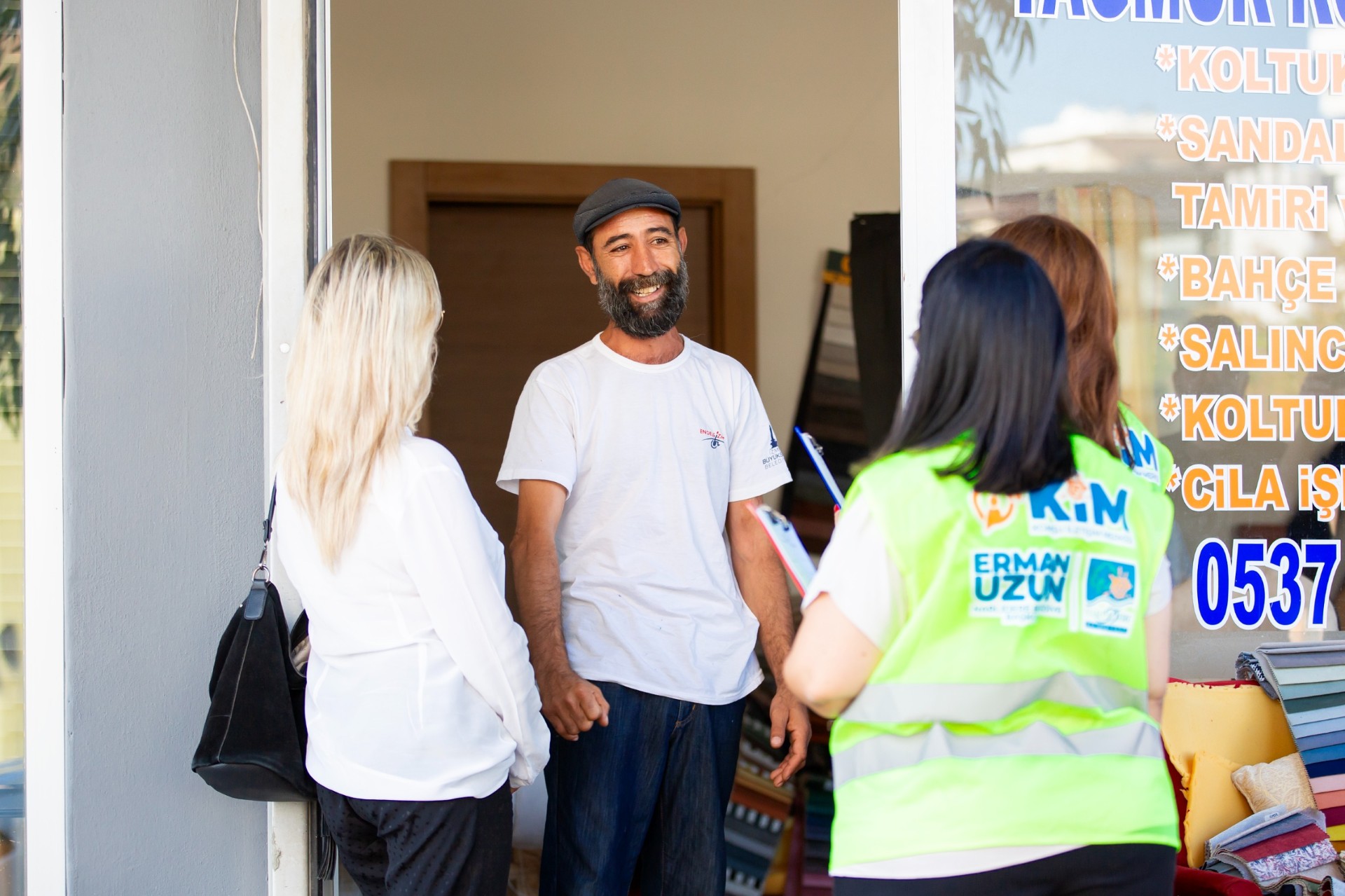 NARLIDERE BELEDİYESİ ESNAFI DİNLİYOR, SORUNLAR HIZLA ÇÖZÜLÜYOR