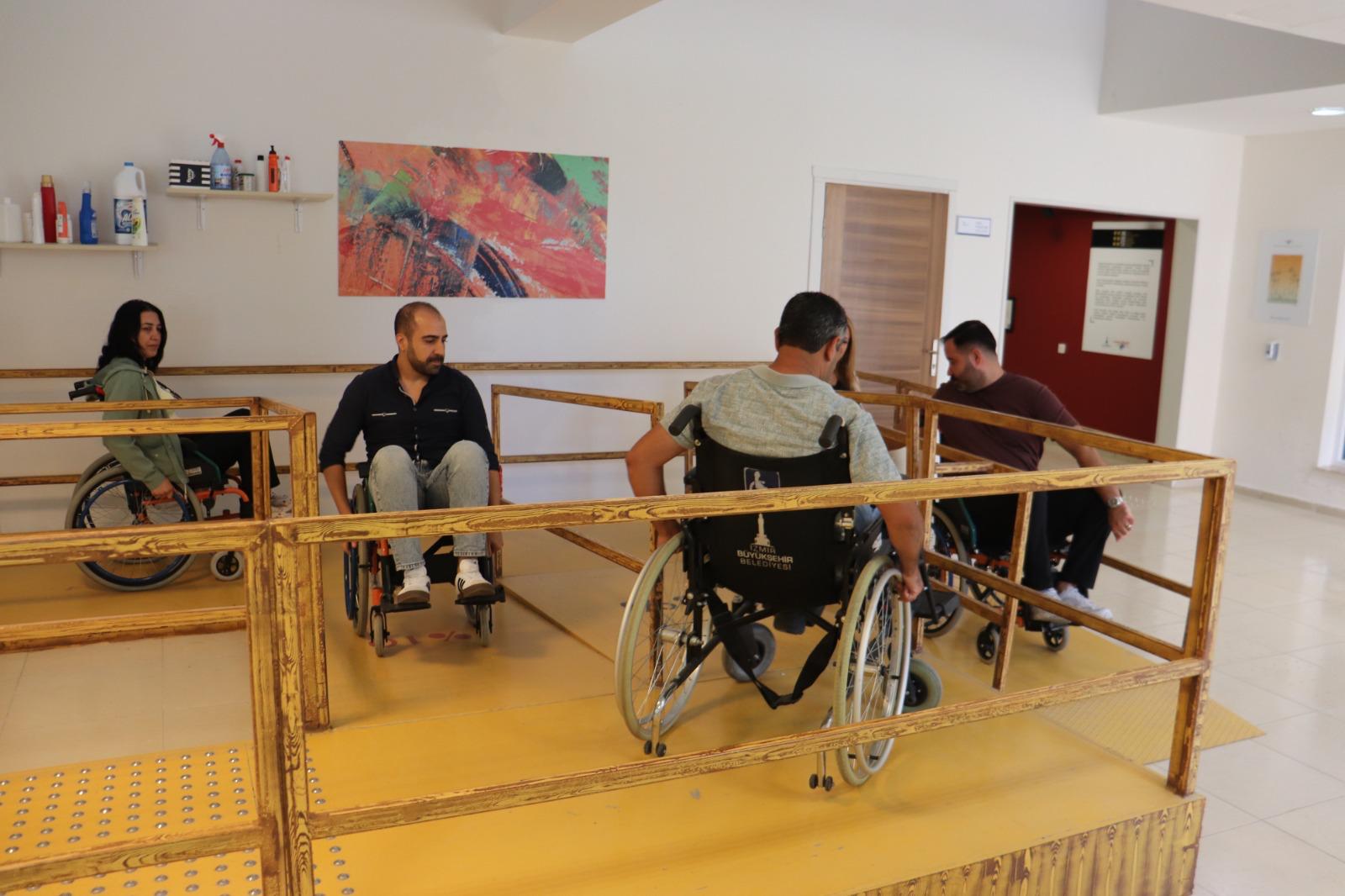 Buca Belediyesi personeline “empati” eğitimi