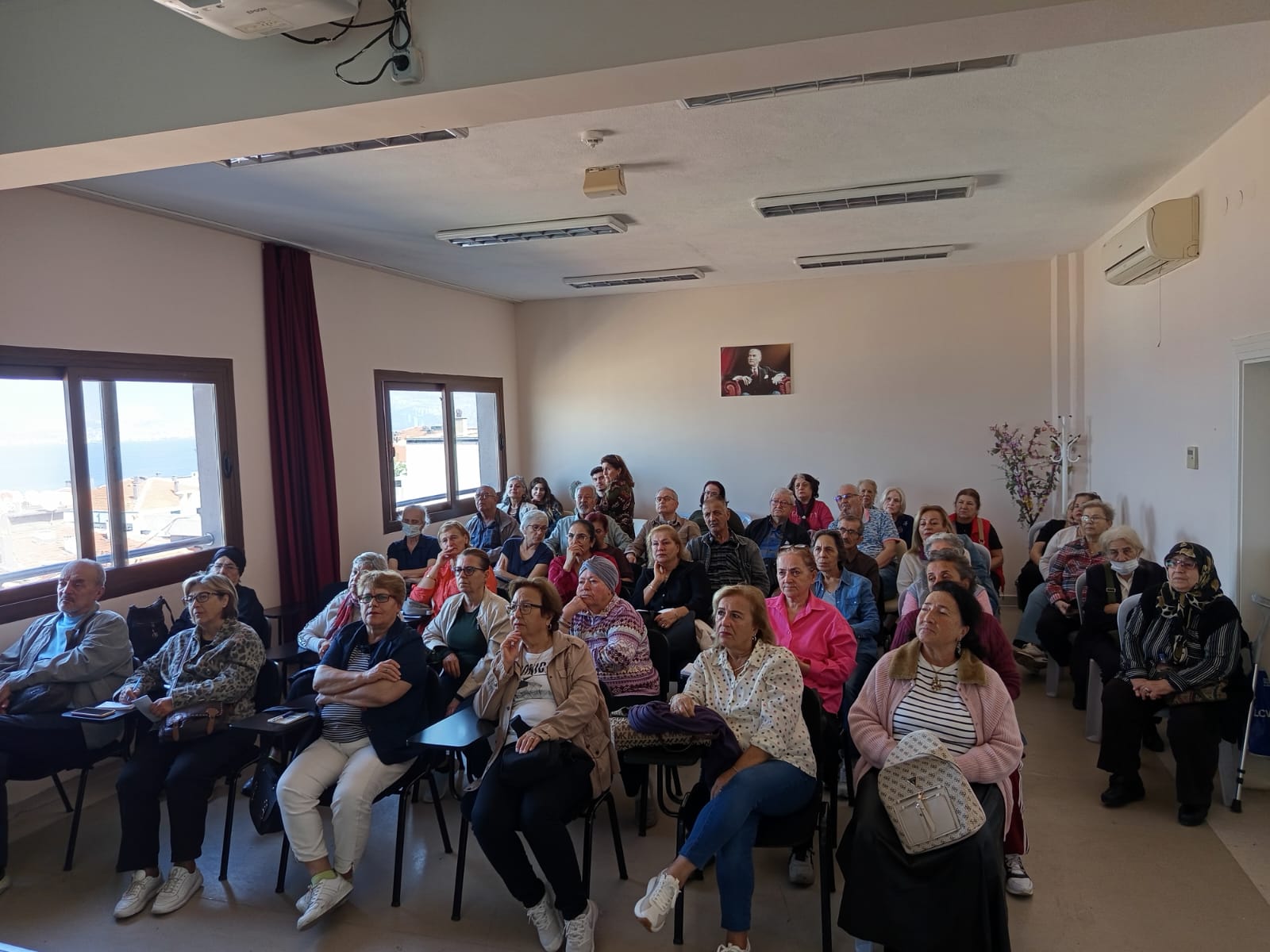 Konak’ın İleri Yaş Merkezi’nde seminerler devam ediyor