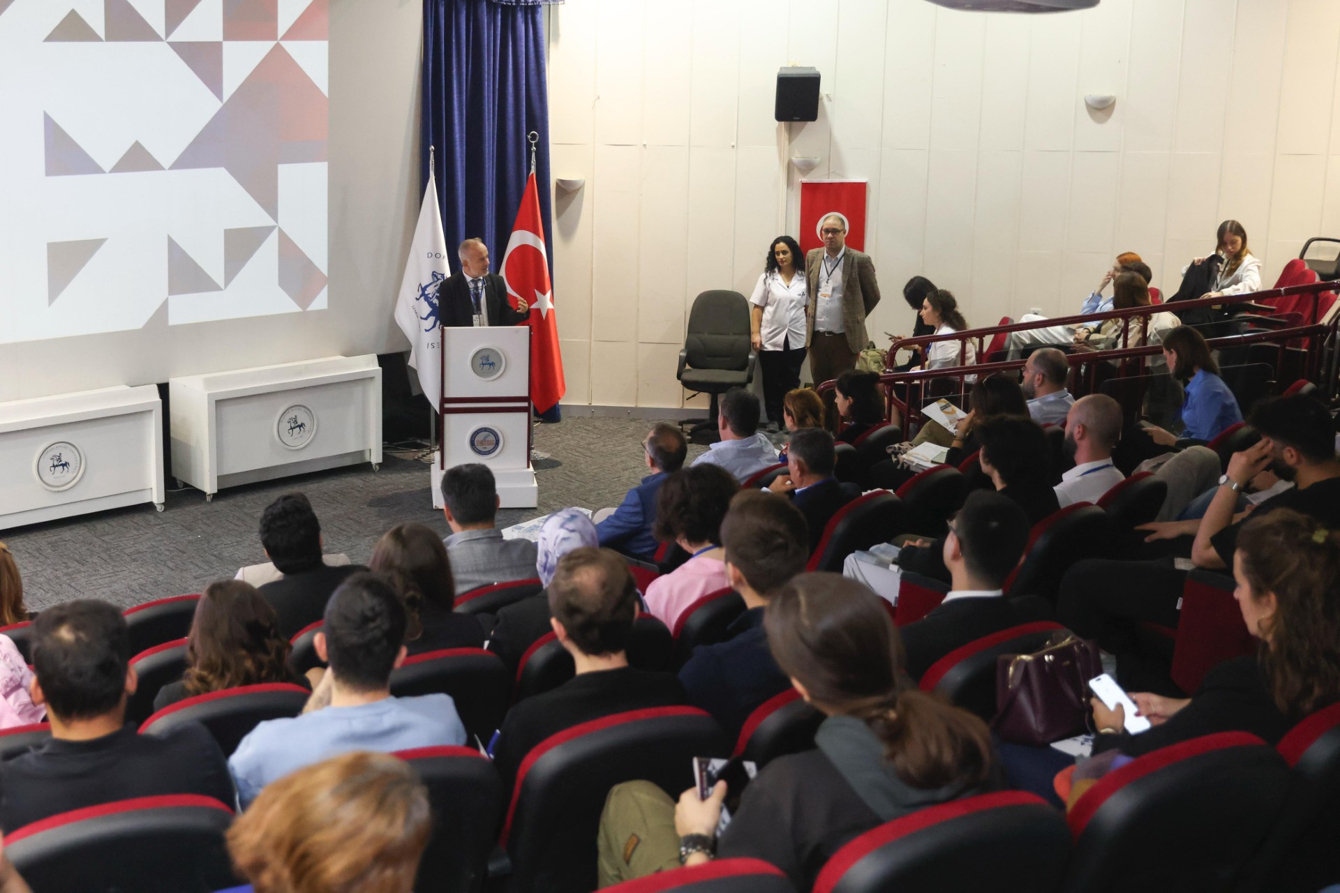 DEÜ'de genç girişimcilerin yenilikçi fikirleri, ödüllendirildi