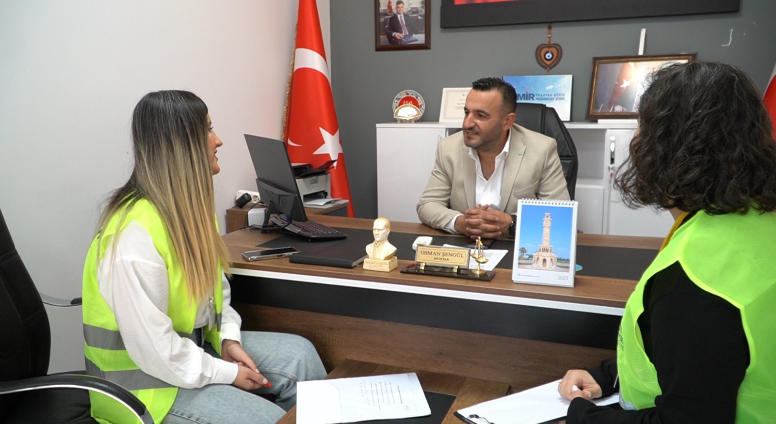 Muhtarlarla el ele İzmir’e kesintisiz hizmet