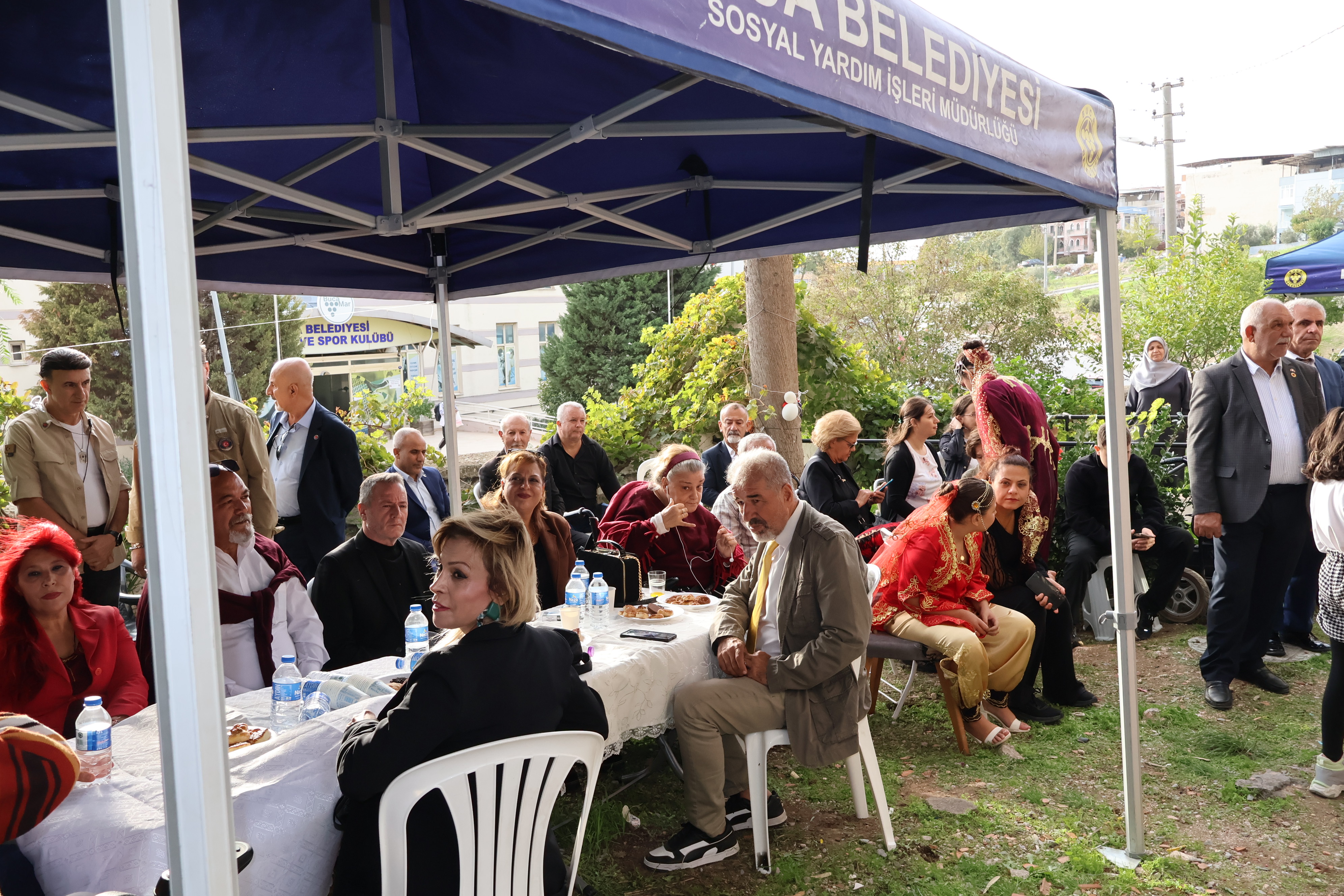 İZMİR'DE ENGELLİLER İÇİN UMUT KAPISI AÇILDI: "GERÇEK ENGEL, ZİHİNLERDEKİ AYRIMCILIKTIR"