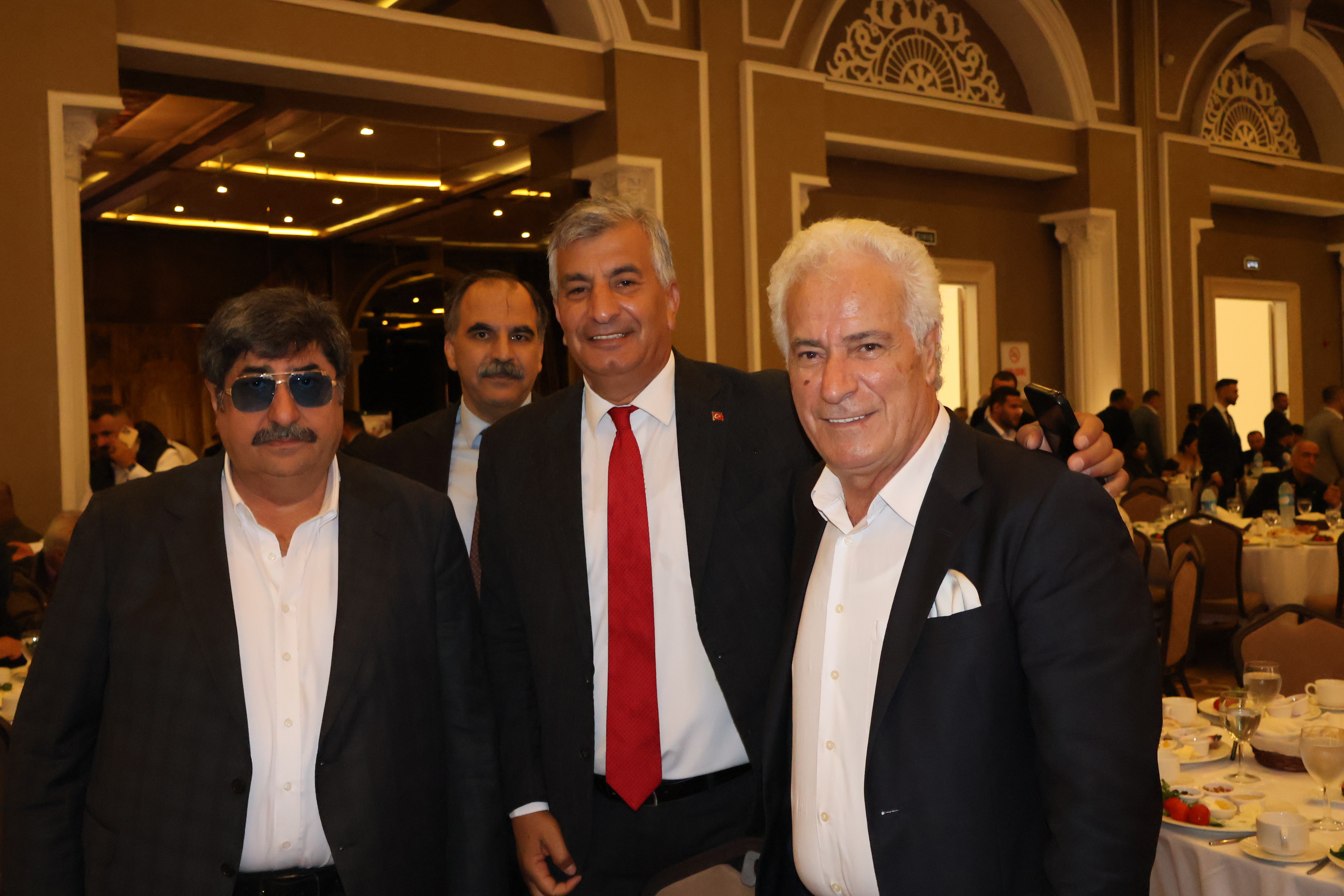 İzmir'de "Büyük Kardeşlik" Buluşması: Birlik, Dayanışma ve Umut Mesajı