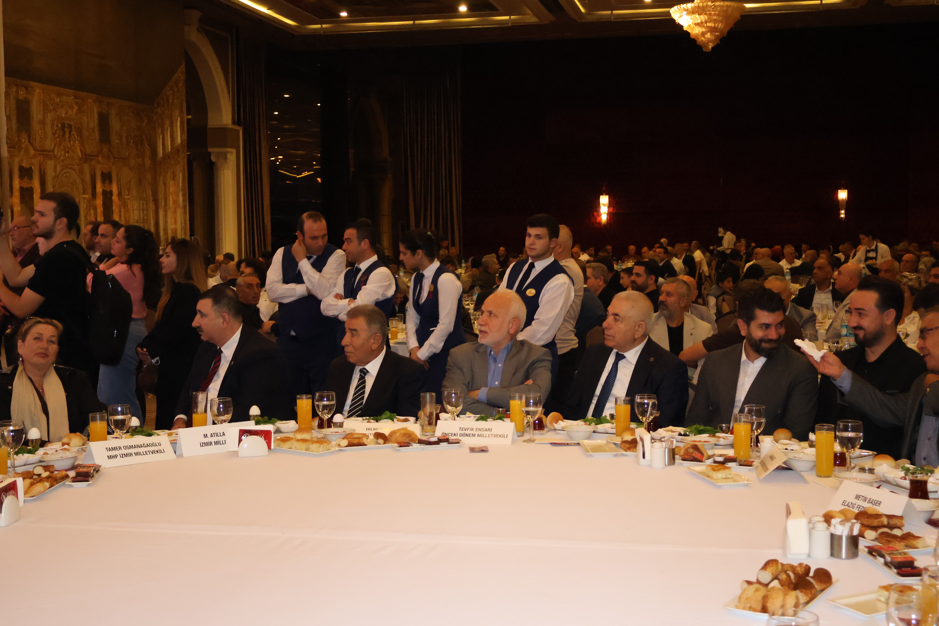 İzmir'de "Büyük Kardeşlik" Buluşması: Birlik, Dayanışma ve Umut Mesajı