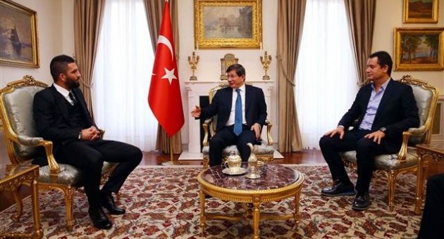 Acun Ilıcalı ve Arda Turan Davutoğlu'nu ziyaret etti