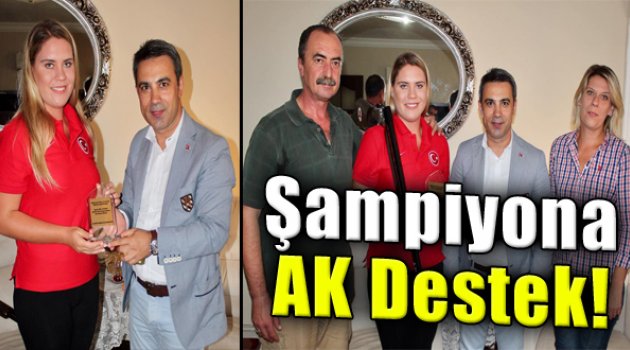 AK Parti Konak'tan Dünya Şampiyonuna Plaket ve Altın