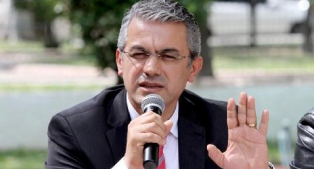 Akpınar&#039;ın odasında &#039;böcek&#039; çıktı.. Ama &#039;hamam böceği&#039; değil