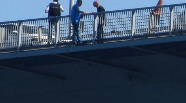 Albay Boğaziçi Köprüsü'nde İntihara Kalkıştı!