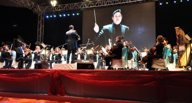 Aliağa Belediye Başkanı Serkan Acar’dan Aliağalılara yeni yıl sürprizi