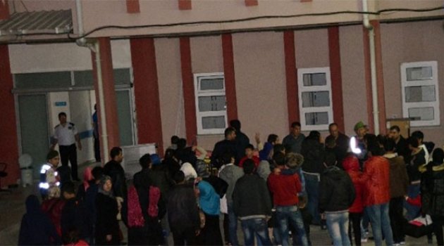 Aliağa'da 99 Kaçak Göçmen Yakalandı