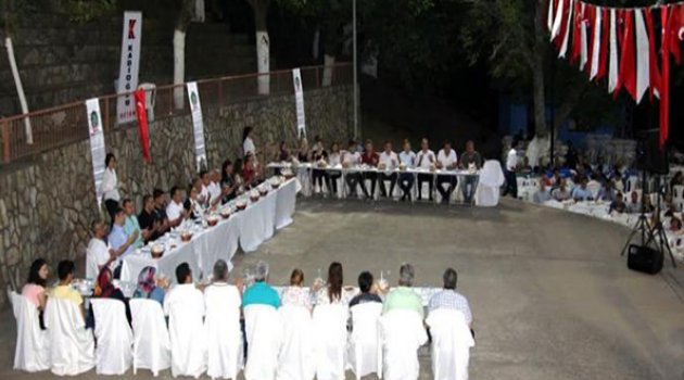 Bademli’de 2500 Kişilik İftar Sofrası Kuruldu