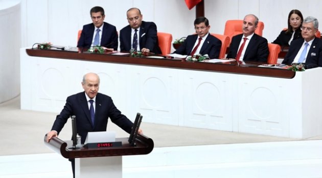 Bahçeli'nin Yemininde Dikkat Çeken Ayrıntı...