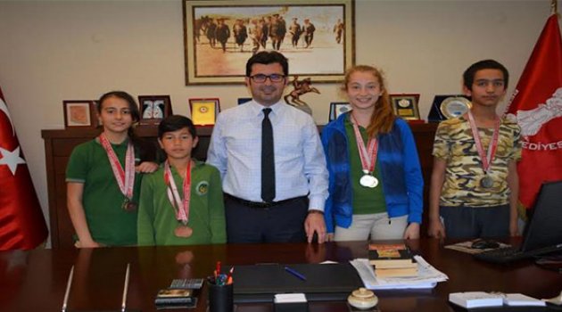 Başarılarını Başkan Gönenç İle Paylaştılar