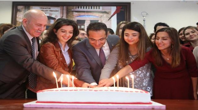 Başkan Atila’dan Öğretmenlere Karanfilli Kutlama