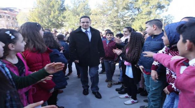 Başkan Atila Öğrencileri Karne Gününde Yalnız Bırakmadı