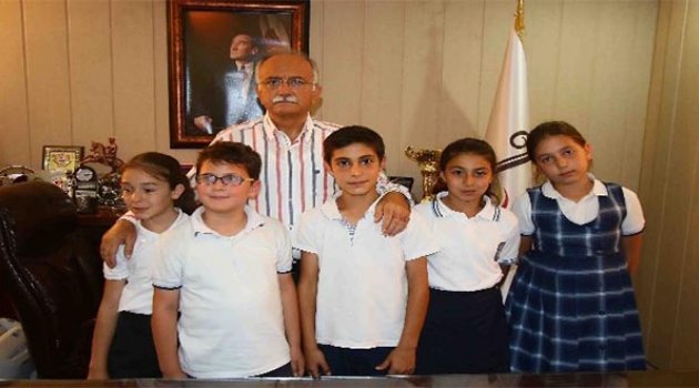 Başkan Karabağ İlkokul Öğrencilerini Ağırladı