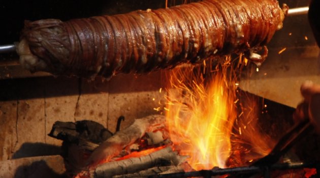 Basketçiler İzmir'de Kokoreçten Zehirlendi