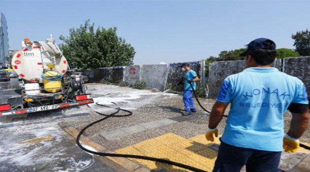 Basmane Meydanı'nda Temizlik Seferberliği