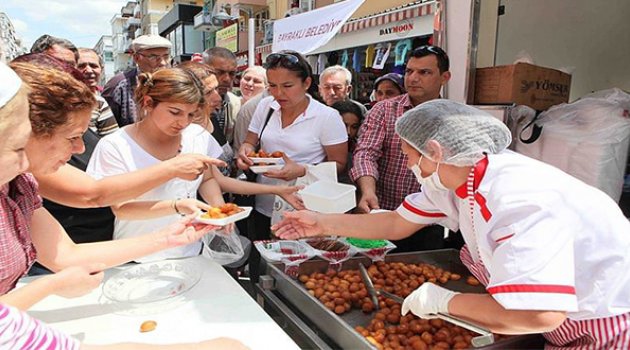 Bayraklı Belediye'sinden Şehitler İçin Lokma