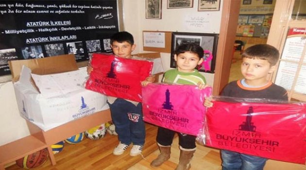 Beydağ&#039;da Öğrencilere Kışlık Hediyeler