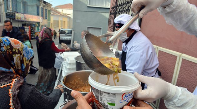 Bir Kap Sıcak Yemek, Bir Büyük Mutluluk