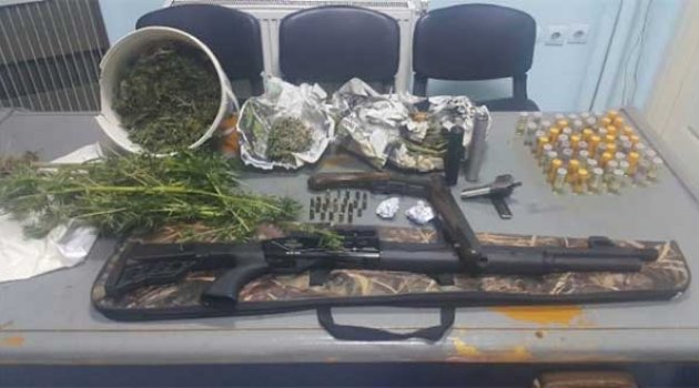 Bir Kilo Esrarla Yakalanınca Tutuklandı