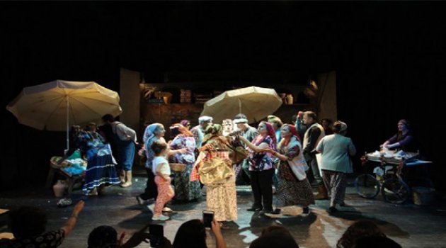 Bornova’da Tiyatro Zamanı