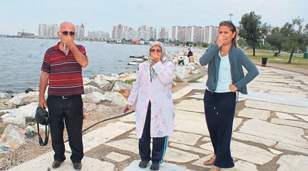 Bostanlı'da Kanal Kokusu Çileden Çıkardı