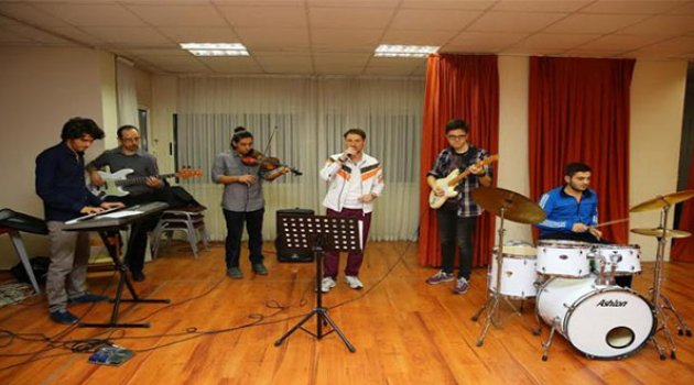 Buca’da Pop Müzik Rüzgarı Esecek