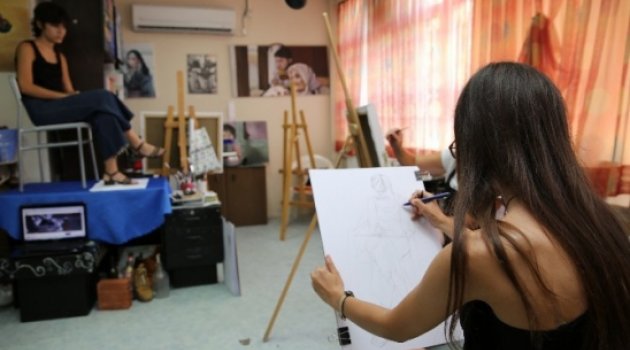Buca&#039;daki Resim Kursu Geleceğin Ressamlarını Yetiştiriyor