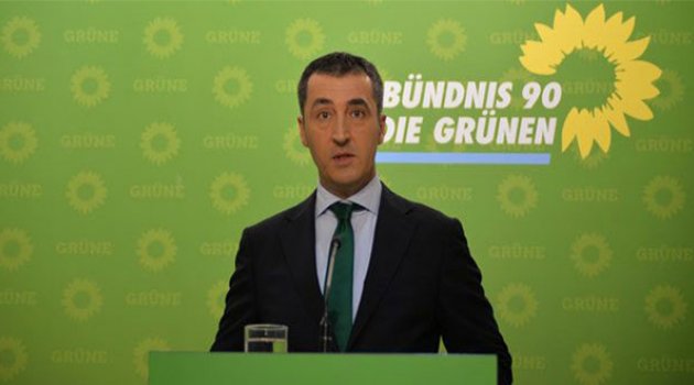 Cem Özdemir: PKK kayıtsız şartsız silahları gömsün